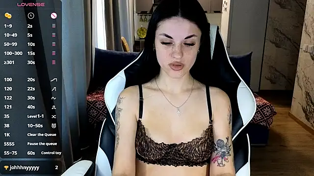 Snapshot of Mary___Moore chatting on 10-31-25, 05:30 Mary Moore online show from 10-31-25, 05:30