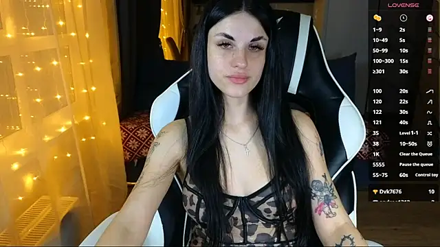 Snapshot of Mary___Moore chatting on 11-07-25, 06:41 Mary Moore online show from 11-07-25, 06:41