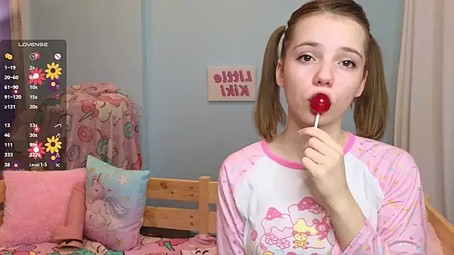 PrincessLittleKiki online show from 10-17-25, 07:11