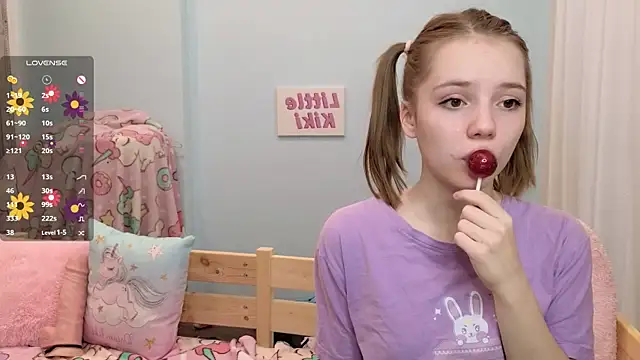 PrincessLittleKiki online show from 10-18-25, 07:09