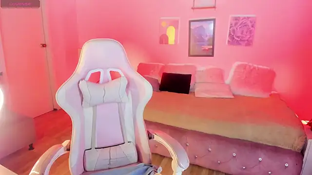 Aliciia cute1 online show from 10-08-25, 09:45