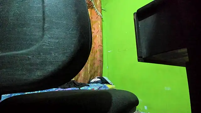 Snapshot of Brenda_Smith69 chatting on 10-17-25, 07:38 Brenda Smith69 online show from 10-17-25, 07:38