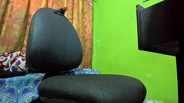 Snapshot of Brenda_Smith69 chatting on 10-19-25, 08:42 Brenda Smith69 online show from 10-19-25, 08:42