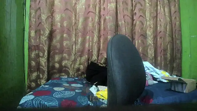 Snapshot of Brenda_Smith69 chatting on 11-17-25, 09:53 Brenda Smith69 online show from 11-17-25, 09:53