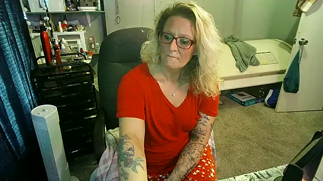 Lisalovely6981 online show from 02-19-25, 06:21