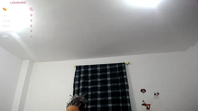 Snapshot of Uzziah_Sabag chatting on 02-06-26, 01:54 Uzziah Sabag online show from 02-06-26, 01:54