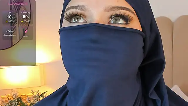 anna-henao online show from 02-25-25, 03:49