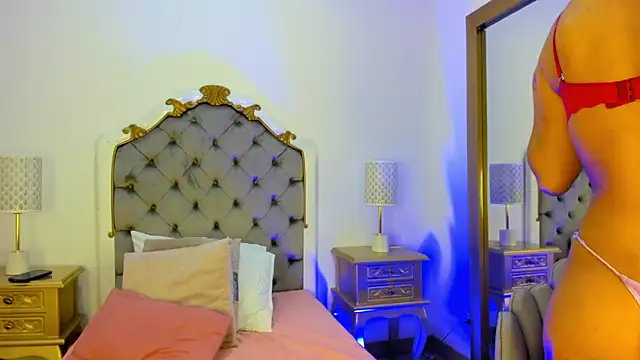 Snapshot of Pushaina__ chatting on 12-18-24, 03:15 Pushaina online show from 12-18-24, 03:15
