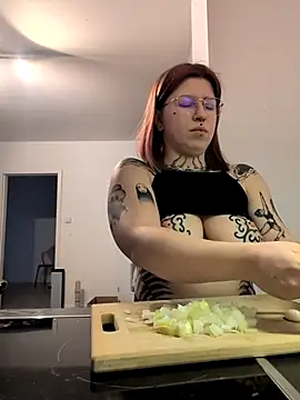 Snapshot of divine_eve chatting on 12-01-25, 12:21 divine eve online show from 12-01-25, 12:21