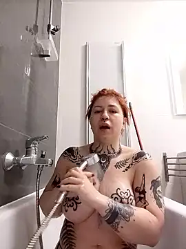 Snapshot of divine_eve chatting on 01-11-26, 10:31 divine eve online show from 01-11-26, 10:31