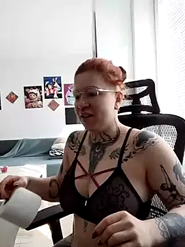 Snapshot of divine_eve chatting on 03-14-26, 10:32 divine eve online show from 03-14-26, 10:32