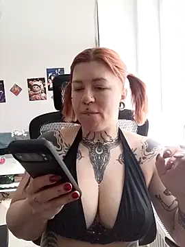 Snapshot of divine_eve chatting on 03-18-26, 10:18 divine eve online show from 03-18-26, 10:18