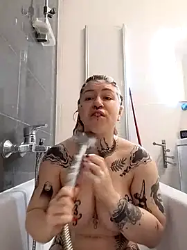 Snapshot of divine_eve chatting on 03-31-26, 04:29 divine eve online show from 03-31-26, 04:29