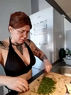 Snapshot of divine_eve chatting on 04-01-26, 04:04 divine eve online show from 04-01-26, 04:04