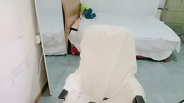 shuang-Ed online show from 10-24-25, 05:09