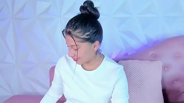 Snapshot of LinnaGardenia chatting on 12-02-24, 12:18 LinnaGardenia online show from 12-02-24, 12:18