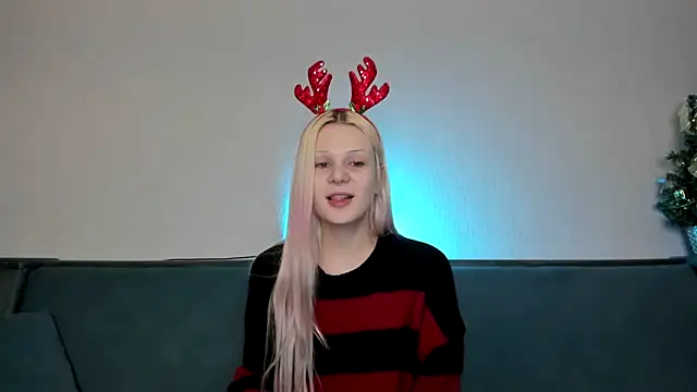 Snapshot of sashakiss99 chatting on 12-06-24, 04:38 sashakiss99 online show from 12-06-24, 04:38