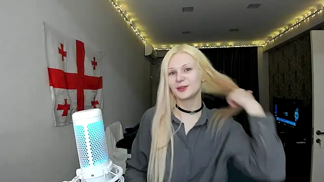 Snapshot of sashakiss99 chatting on 02-13-25, 08:13 sashakiss99 online show from 02-13-25, 08:13