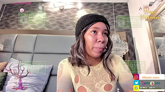 Mikeyla-Russo online show from 10-15-25, 08:09