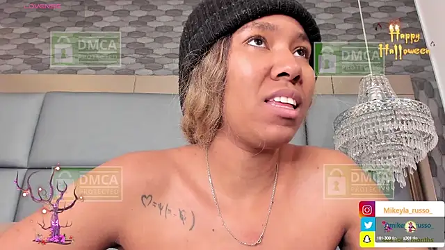 Mikeyla-Russo online show from 10-16-25, 07:04