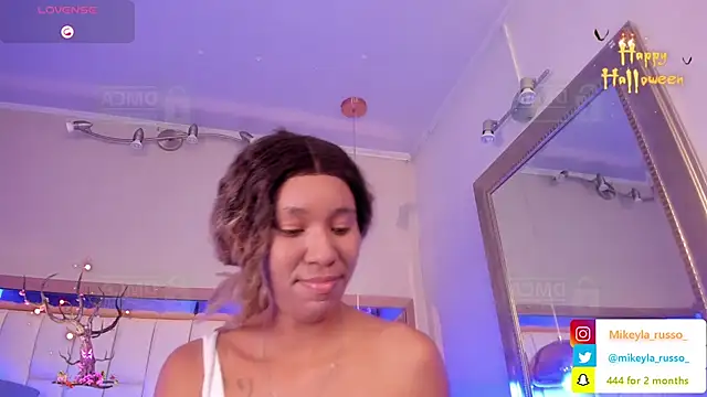 Mikeyla-Russo online show from 10-23-25, 07:56