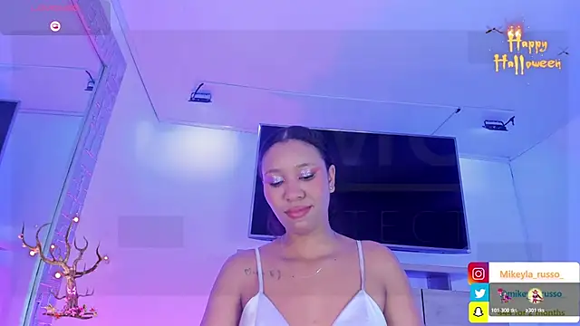 Mikeyla-Russo online show from 11-05-25, 09:15