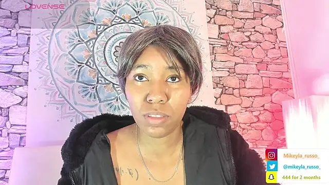 Mikeyla-Russo online show from 11-19-25, 04:51