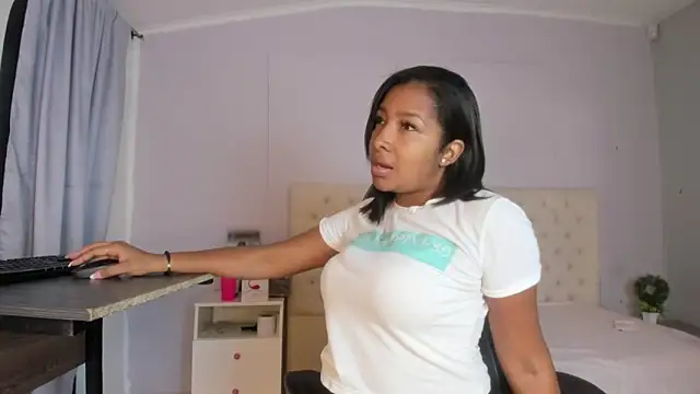 Snapshot of nami_sam01 chatting on 01-28-25, 12:43 nami sam01 online show from 01-28-25, 12:43