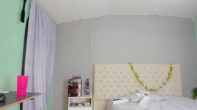 Snapshot of nami_sam01 chatting on 02-14-25, 12:57 nami sam01 online show from 02-14-25, 12:57