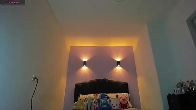 Snapshot of Sofia_Clauss_ chatting on 02-13-26, 05:14 Sofia Clauss online show from 02-13-26, 05:14