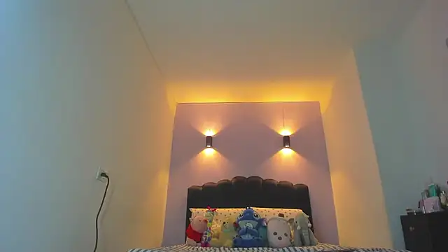 Snapshot of Sofia_Clauss_ chatting on 02-17-26, 04:20 Sofia Clauss online show from 02-17-26, 04:20