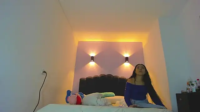 Sofia Clauss  online show from 03-30-26, 04:02