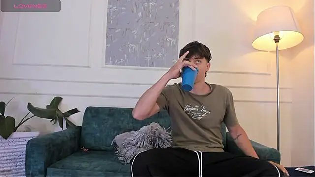 Snapshot of AlessandroDybala chatting on 10-08-25, 12:03 AlessandroDybala online show from 10-08-25, 12:03