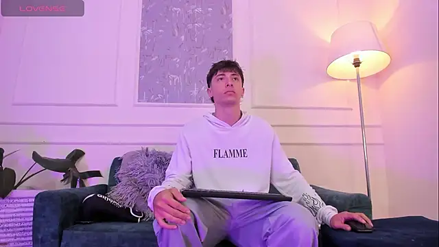 Snapshot of AlessandroDybala chatting on 10-09-25, 12:03 AlessandroDybala online show from 10-09-25, 12:03