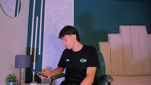 Snapshot of AlessandroDybala chatting on 10-10-25, 12:04 AlessandroDybala online show from 10-10-25, 12:04