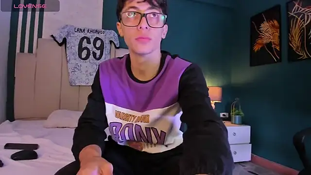 Snapshot of AlessandroDybala chatting on 11-21-25, 12:26 AlessandroDybala online show from 11-21-25, 12:26