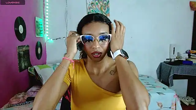 Snapshot of sensitive_brunette chatting on 02-20-25, 11:54 sensitive brunette online show from 02-20-25, 11:54