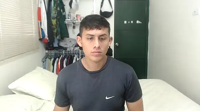 Snapshot of StivMike01 chatting on 01-17-25, 10:23 StivMike01 online show from 01-17-25, 10:23