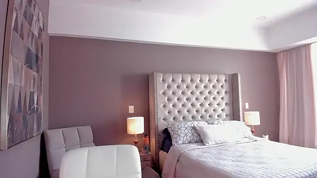 vangie  online show from 11-17-25, 07:41