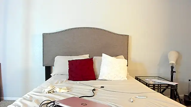 yiauana online show from 10-05-25, 11:35