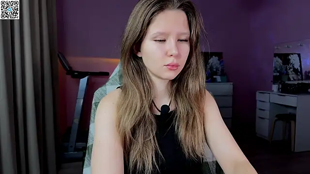 Snapshot of Ameliia_castro chatting on 11-19-25, 04:01 Ameliia castro online show from 11-19-25, 04:01