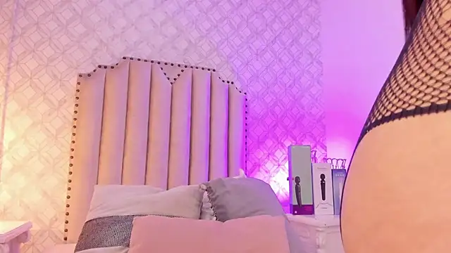 Snapshot of Charlotte__08 chatting on 12-29-24, 10:57 Charlotte 08 online show from 12-29-24, 10:57