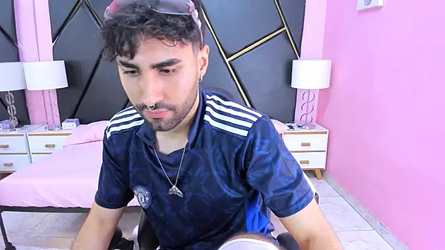 MilanZaire online show from 11-11-25, 11:49