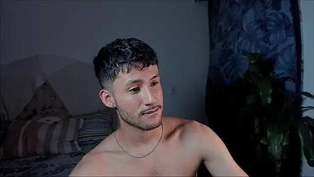 dimitri targaryen online show from 11-04-25, 09:52