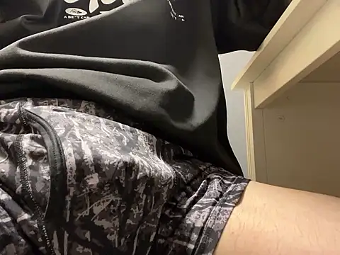 Snapshot of lkun9 chatting on 10-25-25, 08:11 lkun9 online show from 10-25-25, 08:11