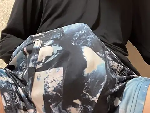 Snapshot of lkun9 chatting on 11-05-25, 02:06 lkun9 online show from 11-05-25, 02:06