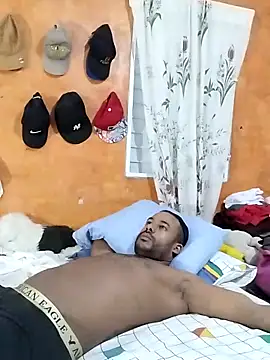 Snapshot of Negroricobaby chatting on 03-05-25, 04:34 Negroricobaby online show from 03-05-25, 04:34