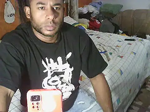 Snapshot of Negroricobaby chatting on 03-11-25, 05:05 Negroricobaby online show from 03-11-25, 05:05