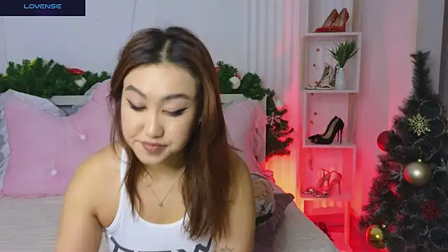 Diana Moon  online show from 12-23-24, 08:47