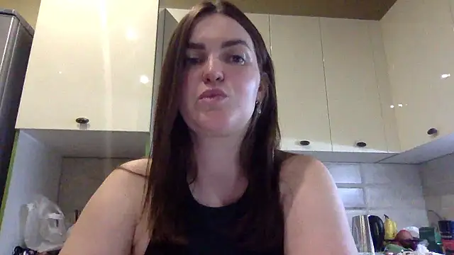 Karolina llove online show from 09-29-25, 05:07